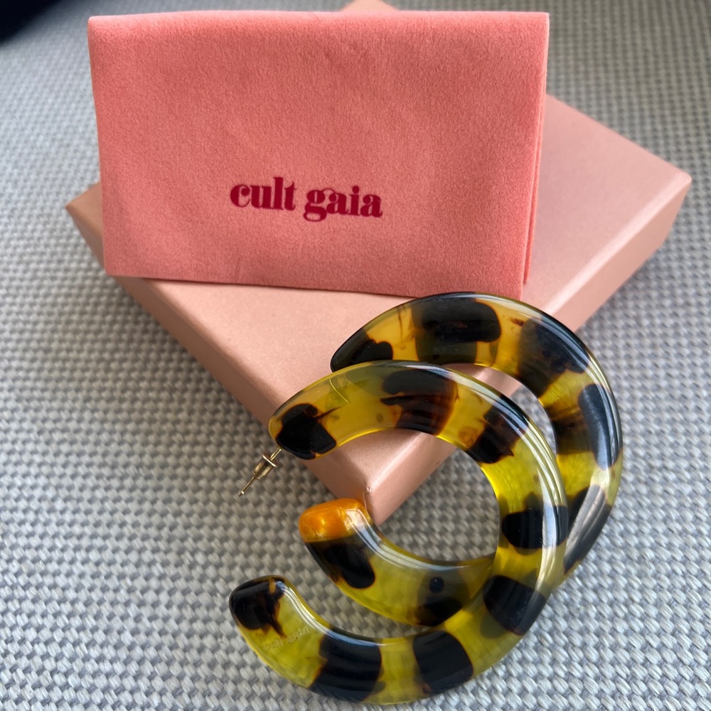 Cult Gaia Kennedy Hoop Earrings